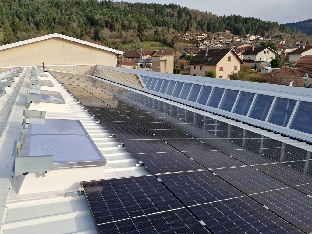 Centrale photovoltaique en toiture à Saint Martin du Frêne