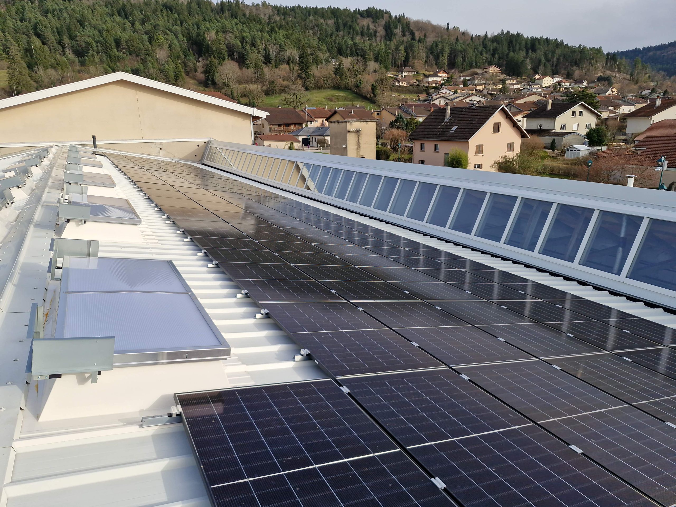 Centrale photovoltaique en toiture à Saint Martin du Frêne